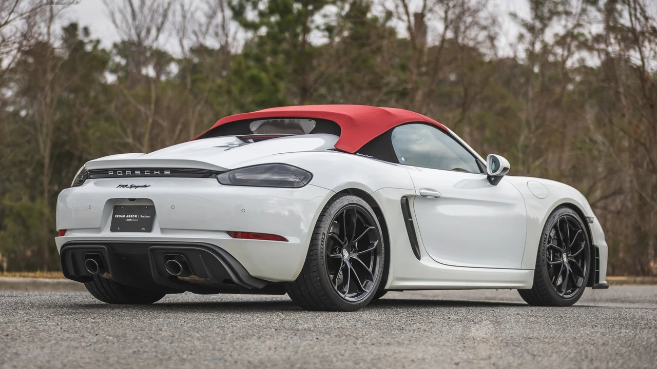 2021 Porsche 718 Boxster Spyder - Image 9 of 31