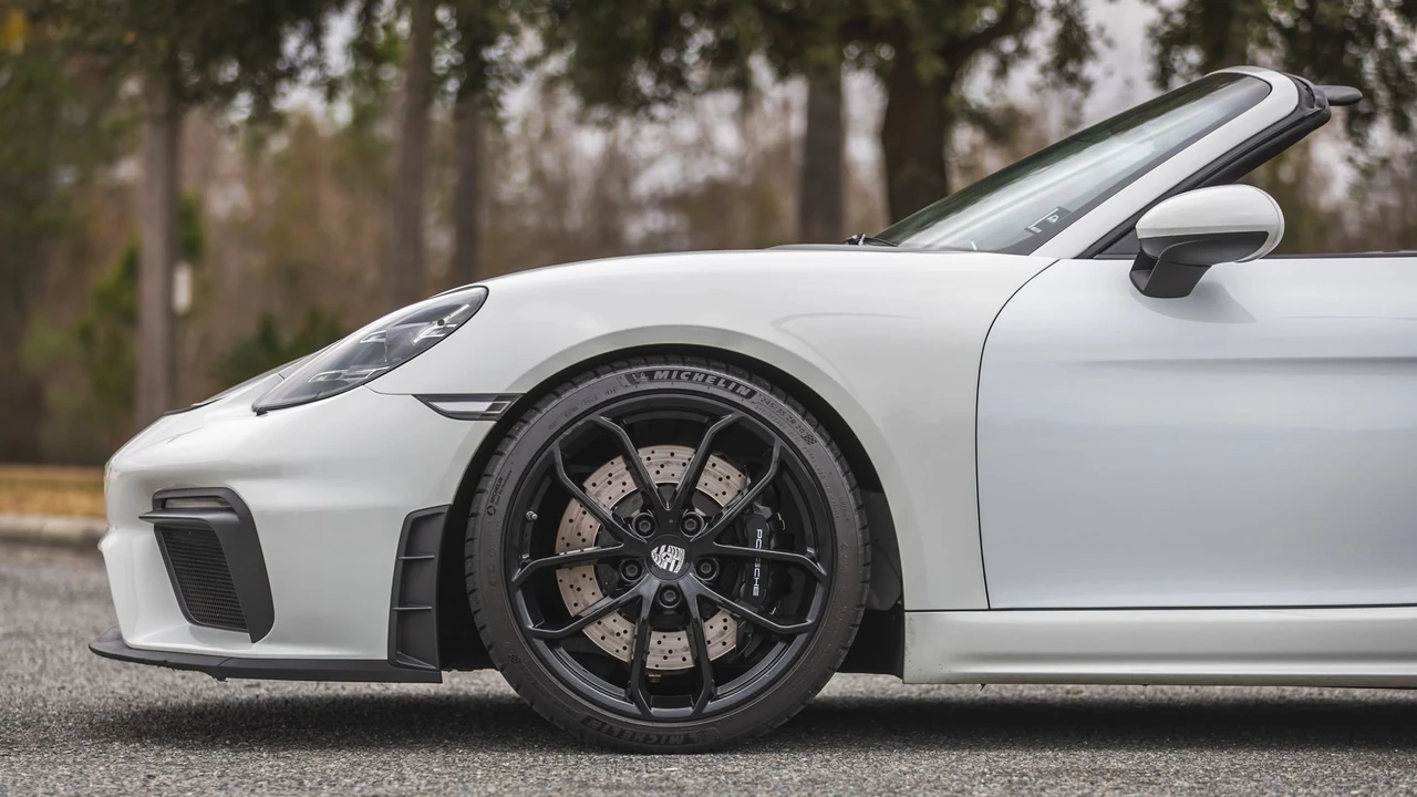 2021 Porsche 718 Boxster Spyder - Image 23 of 31