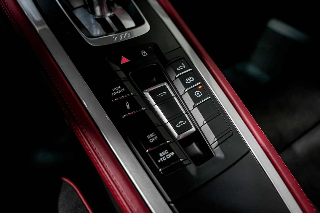 2021 Porsche 718 Boxster Spyder - Image 17 of 21
