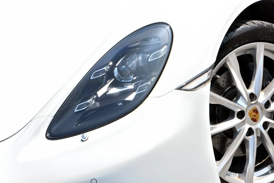 2021 Porsche 718 Boxster - Image 8 of 20