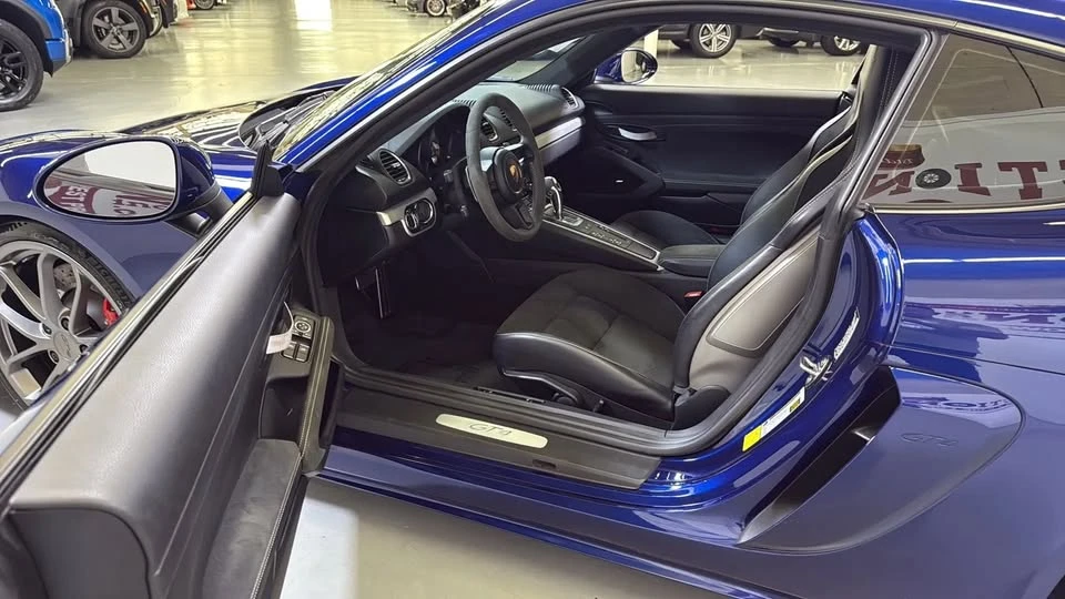 2021 Porsche 718 Cayman - Image 14 of 19