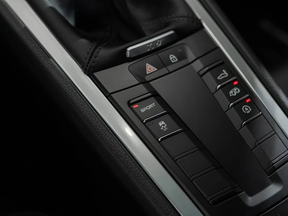 2021 Porsche 718 Cayman - Image 15 of 20