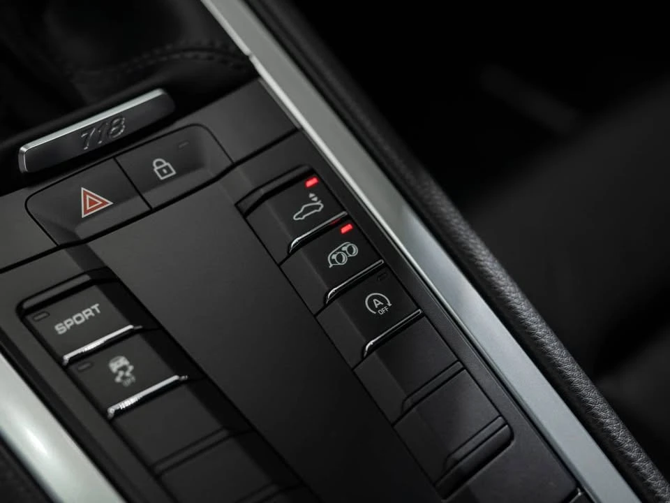 2021 Porsche 718 Cayman - Image 16 of 20