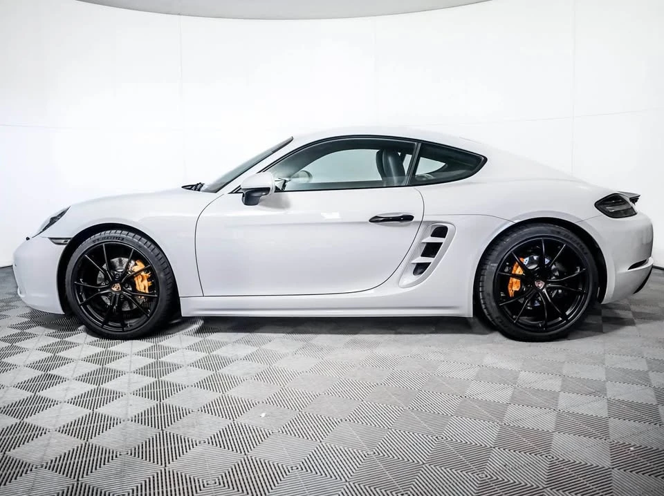 2021 Porsche 718 Cayman - Image 2 of 9