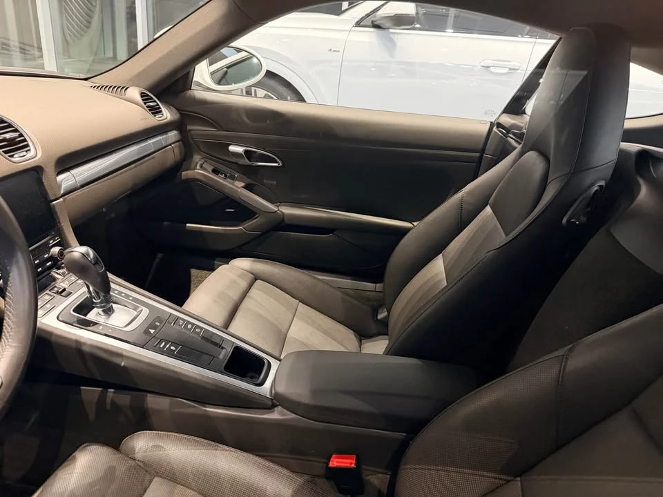 2021 Porsche 718 Cayman - Image 7 of 8