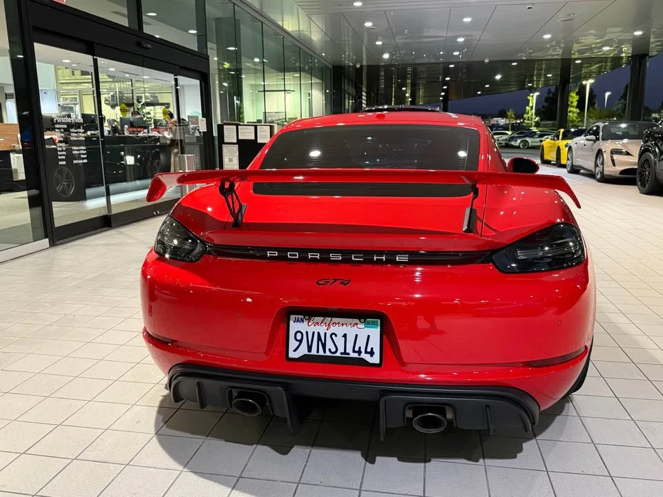 2021 Porsche 718 Cayman GT4 - Image 7 of 9