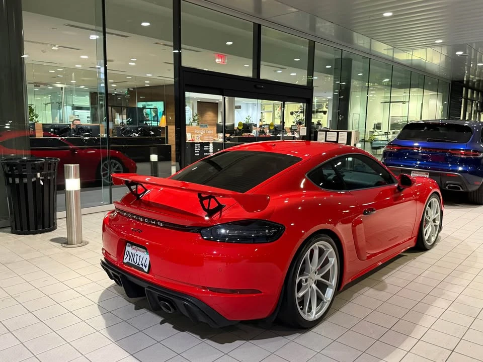 2021 Porsche 718 Cayman GT4 - Image 5 of 9