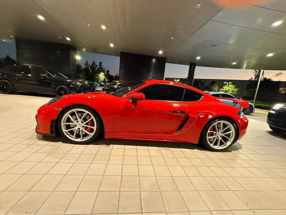 2021 Porsche 718 Cayman GT4 - Image 3 of 9