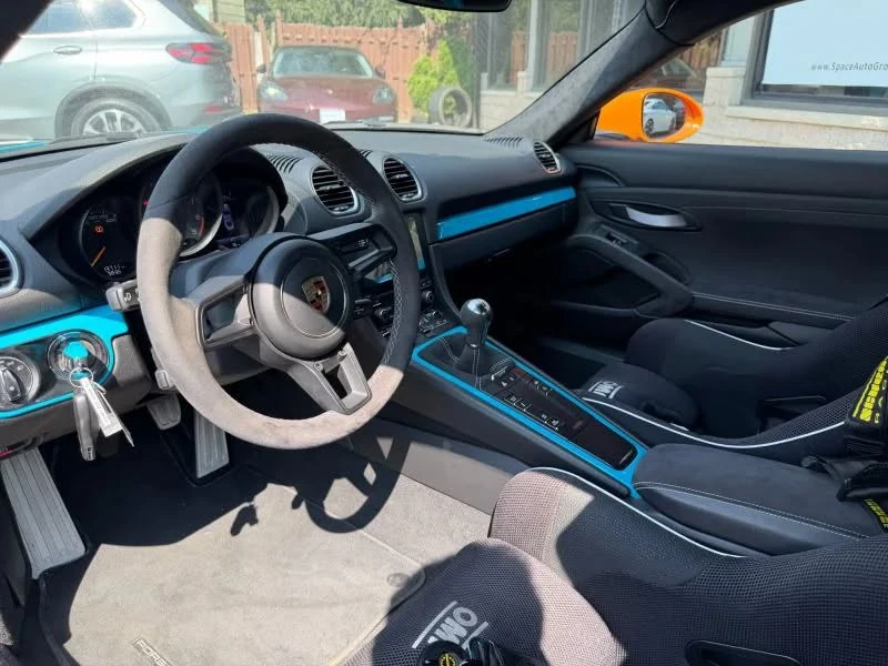 2021 Porsche 718 Cayman GT4 - Image 10 of 20