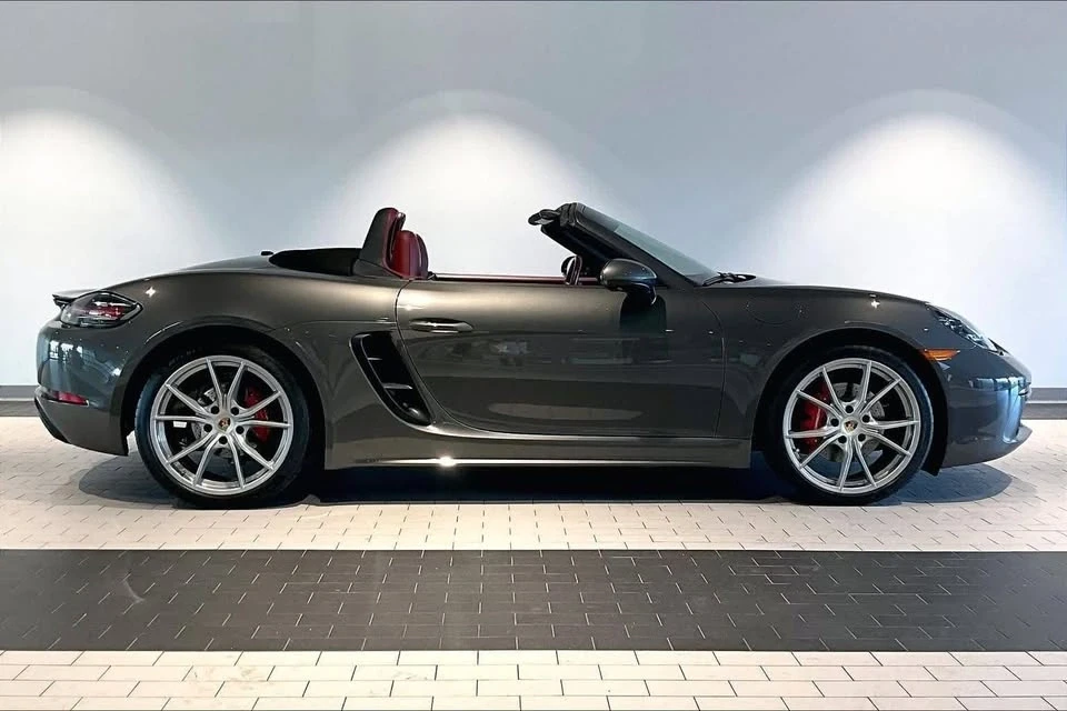 2021 Porsche 718 Boxster S - Image 8 of 15