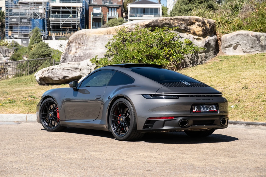 2021 Porsche 992 Carrera - Image 15 of 31