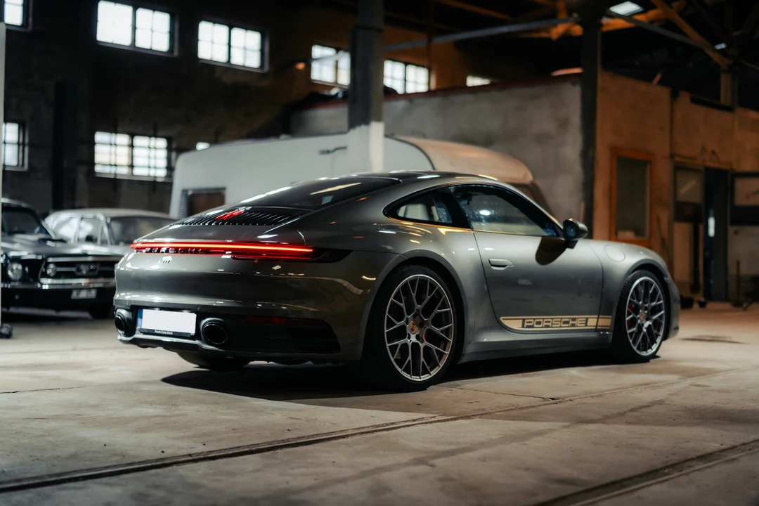 2021 Porsche 992 Carrera S - Image 13 of 31