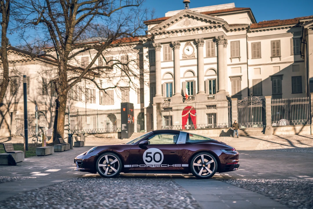 2021 Porsche 992 Carrera S - Image 9 of 31