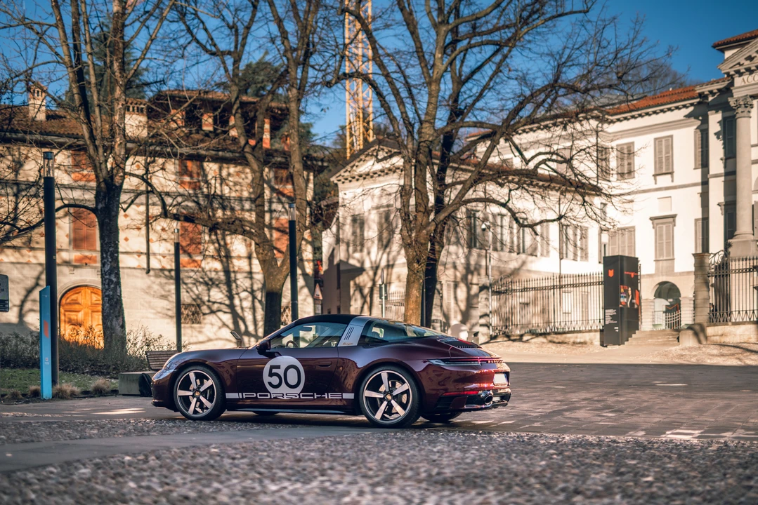 2021 Porsche 992 Carrera S - Image 10 of 31