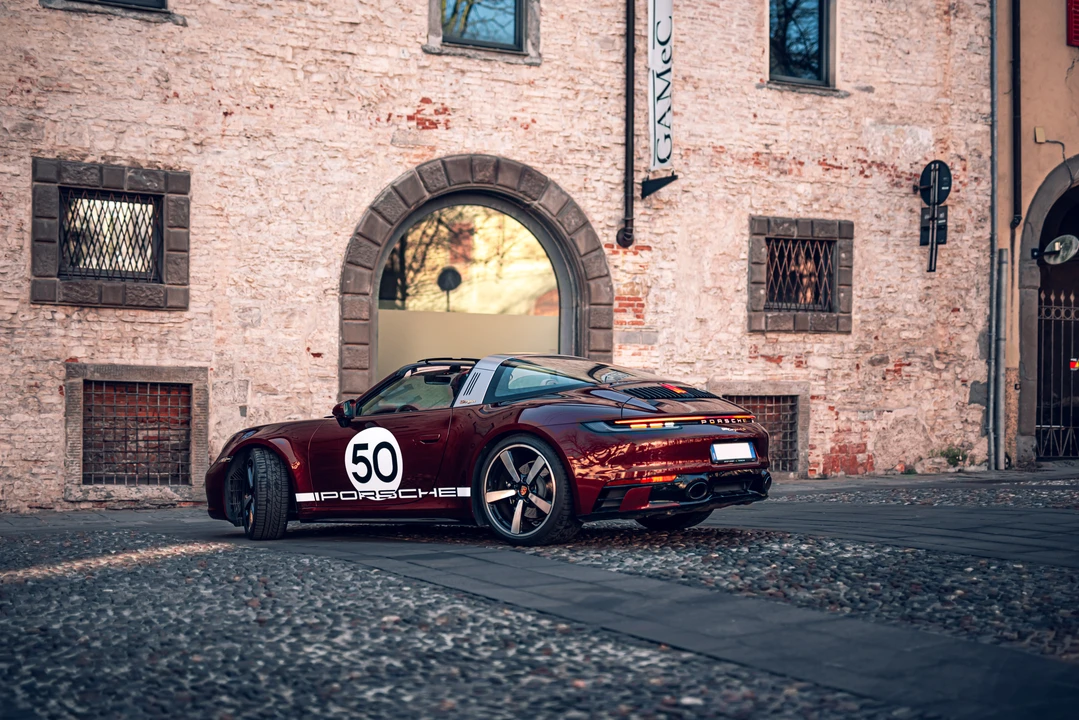 2021 Porsche 992 Carrera S - Image 11 of 31