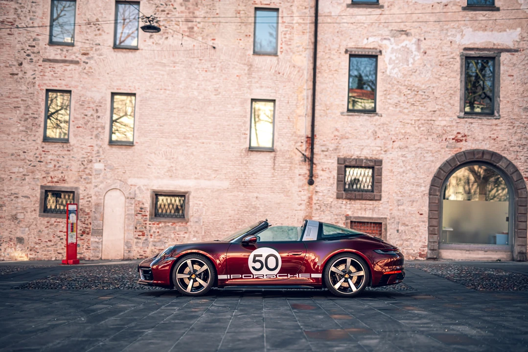 2021 Porsche 992 Carrera S - Image 12 of 31