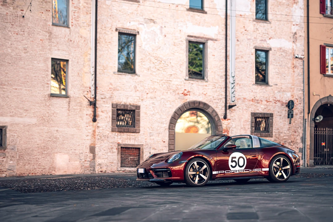 2021 Porsche 992 Carrera S - Image 13 of 31