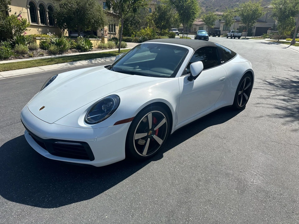 2021 Porsche 992 Targa 4 & 4S - Image 2 of 10