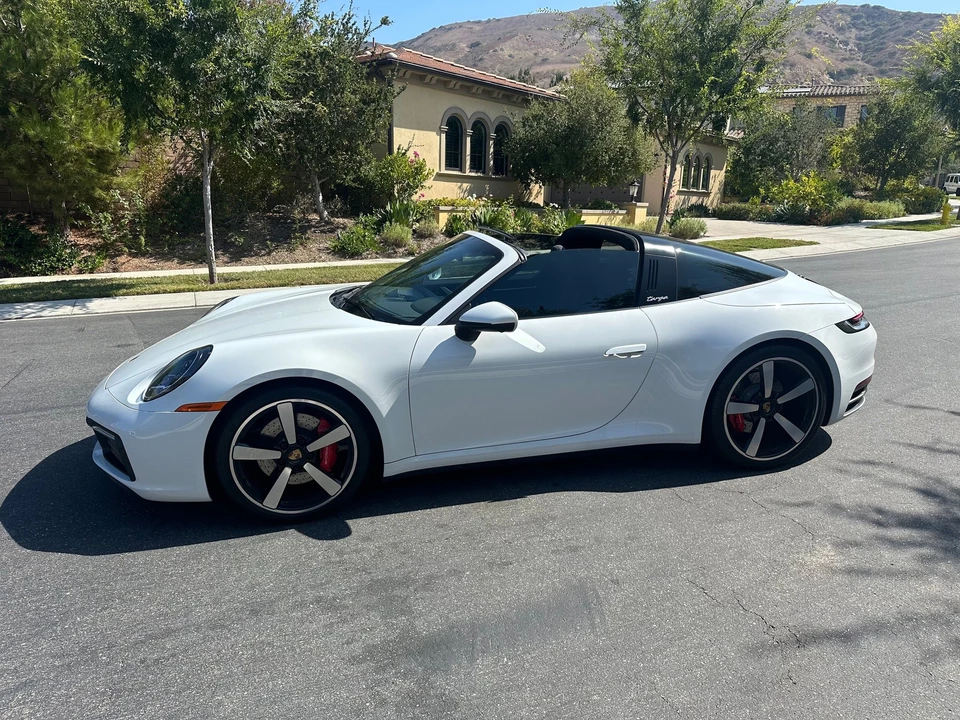 2021 Porsche 992 Targa 4 & 4S - Image 9 of 10