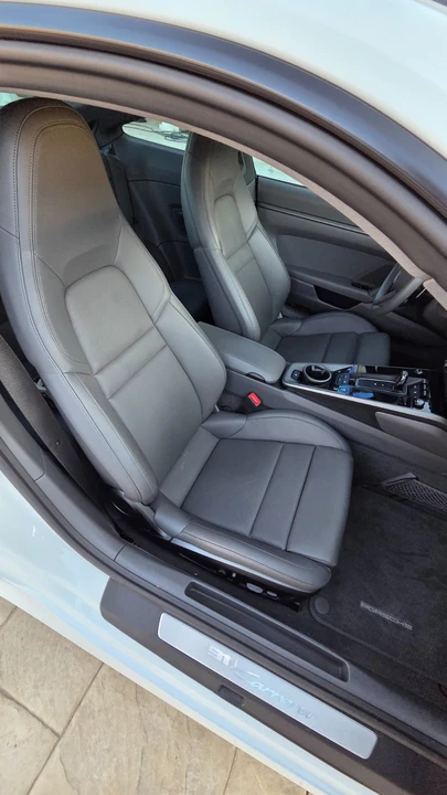 2021 Porsche 992 Carrera - Image 18 of 21