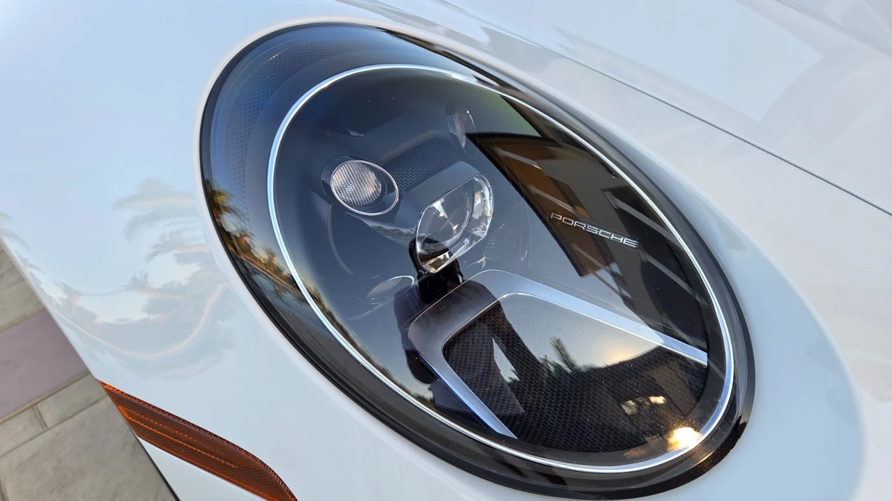 2021 Porsche 992 Carrera - Image 14 of 21