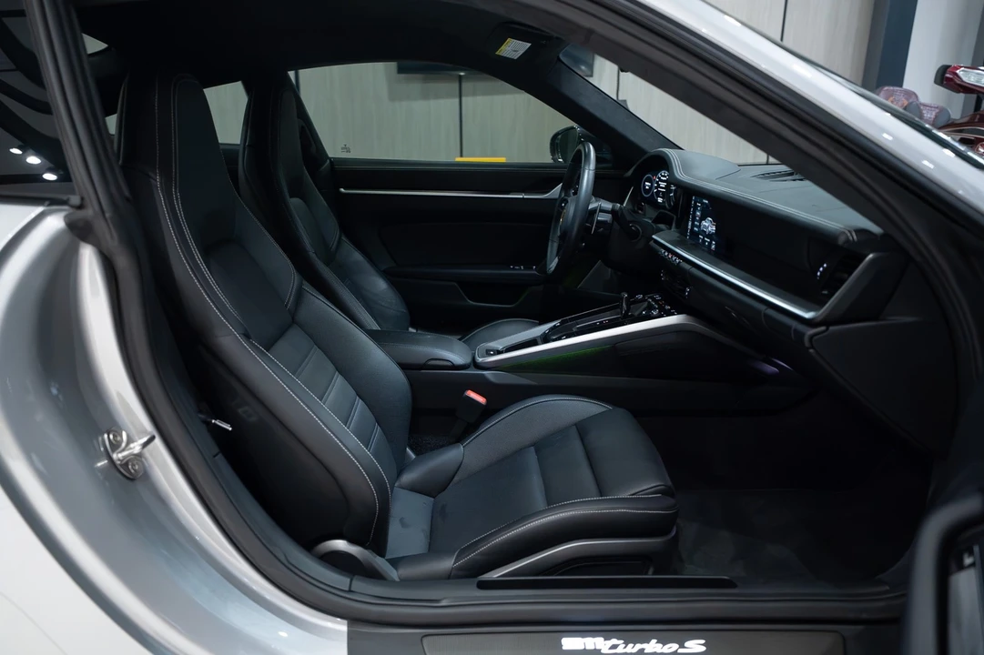 2021 Porsche 992 Carrera 4S - Image 24 of 31