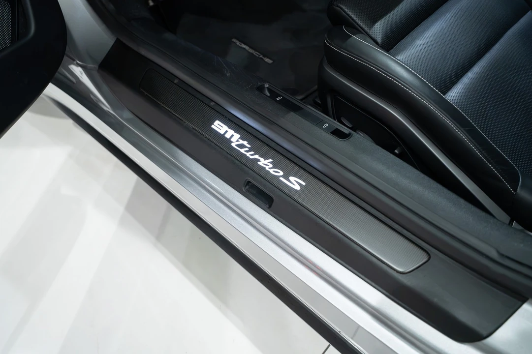 2021 Porsche 992 Carrera 4S - Image 8 of 31