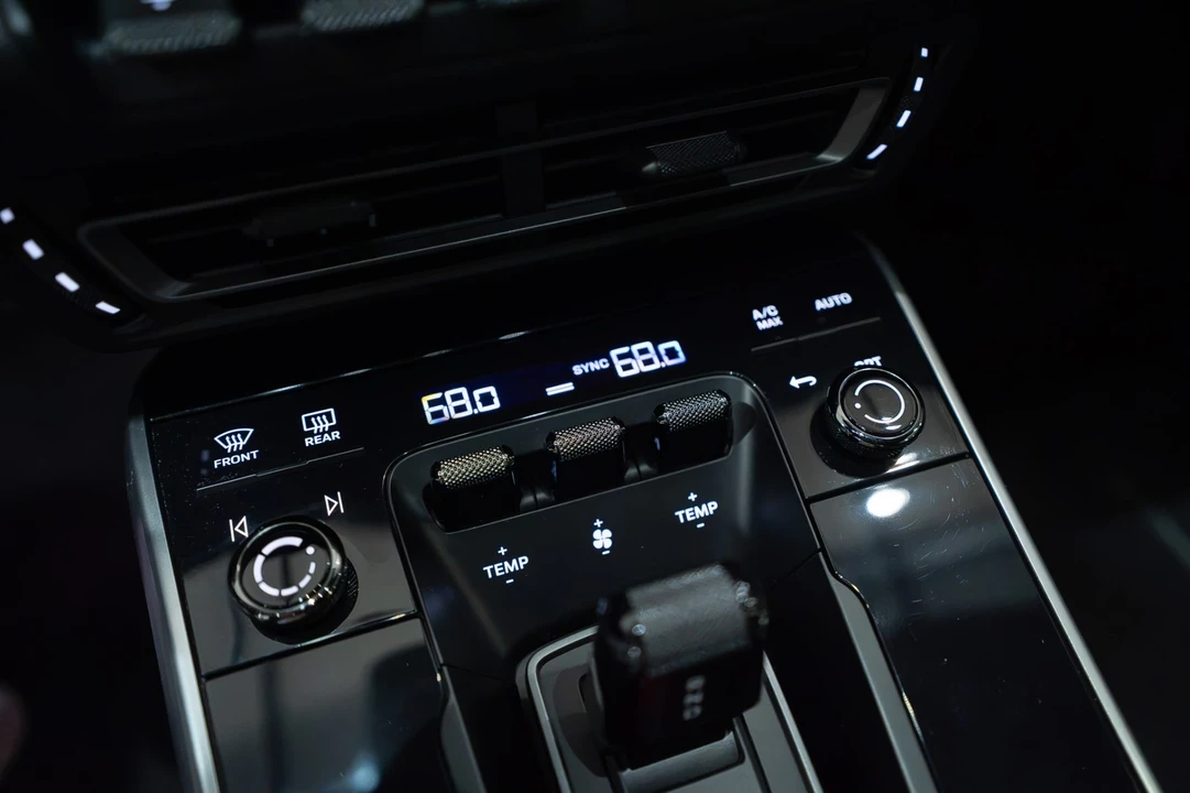 2021 Porsche 992 Carrera 4S - Image 18 of 31