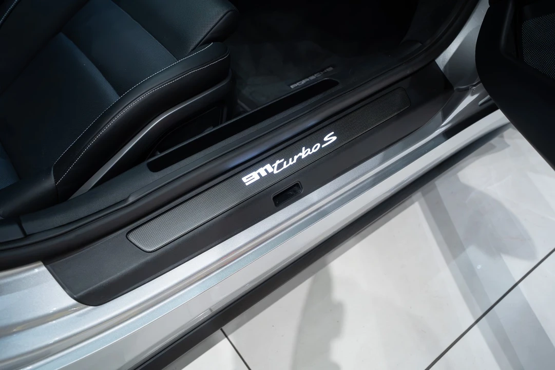 2021 Porsche 992 Carrera 4S - Image 23 of 31