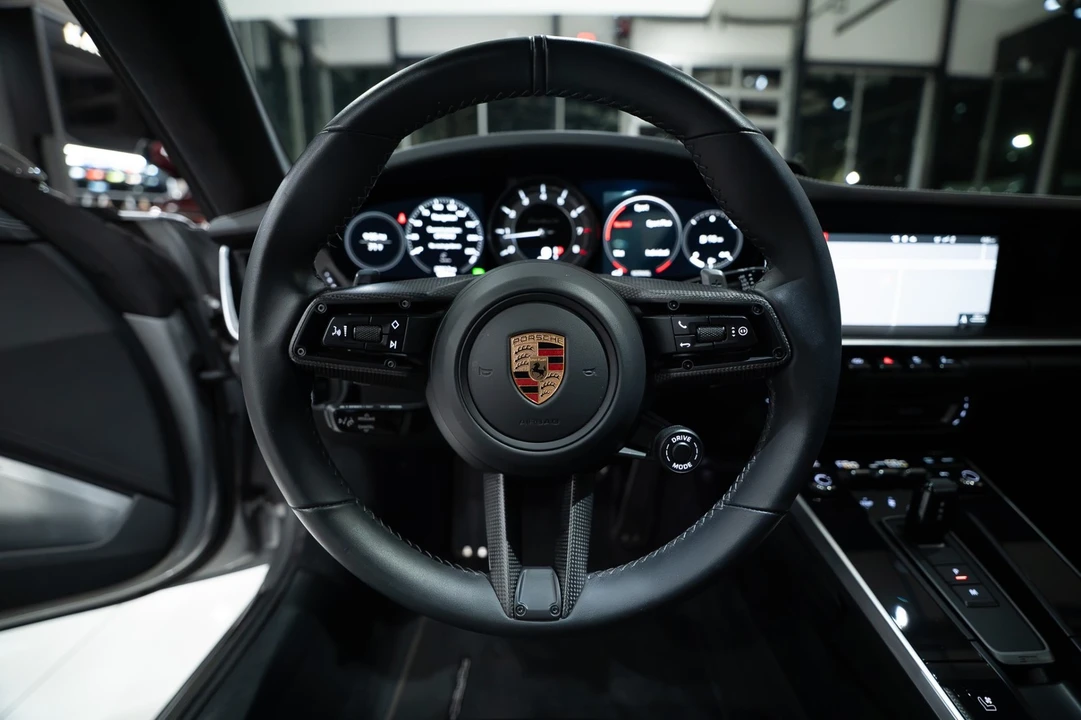 2021 Porsche 992 Carrera 4S - Image 13 of 31
