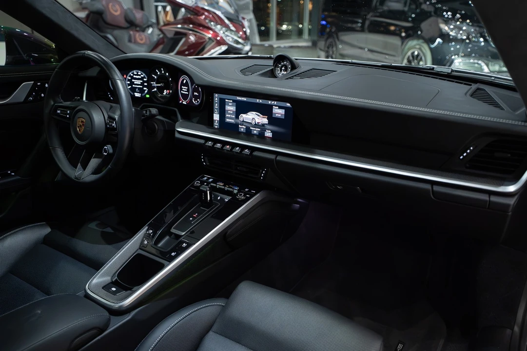2021 Porsche 992 Carrera 4S - Image 26 of 31