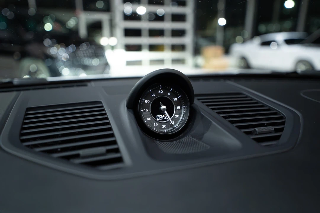 2021 Porsche 992 Carrera 4S - Image 15 of 31