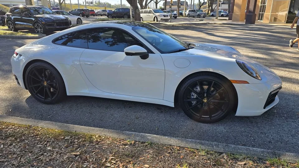 2021 Porsche 992 Carrera - Image 9 of 18
