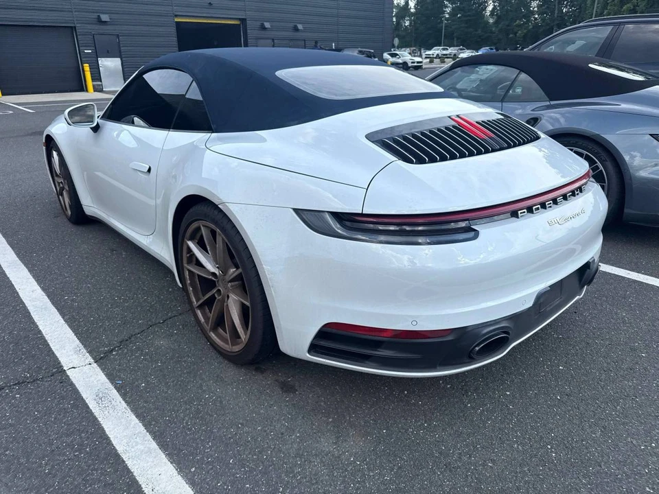 2021 Porsche 992 Carrera 4 - Image 4 of 5