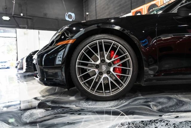 2021 Porsche 992 Carrera 4 - Image 9 of 12