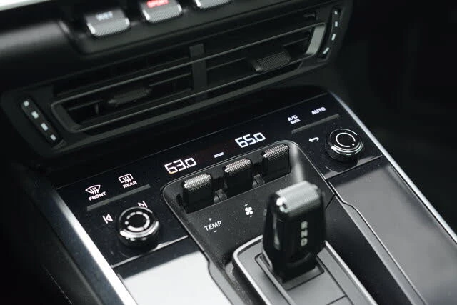 2021 Porsche 992 Carrera 4 - Image 20 of 31