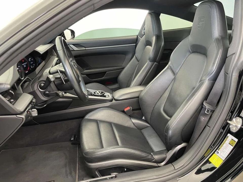 2021 Porsche 992 Carrera 4 - Image 17 of 31