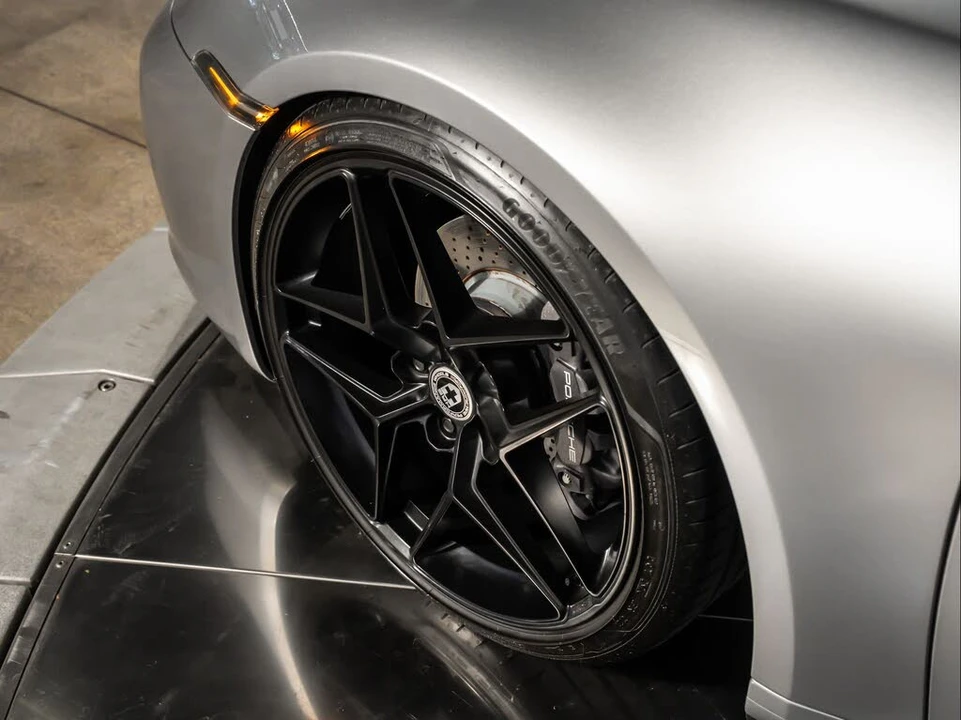 2021 Porsche 992 Carrera 4 - Image 15 of 31