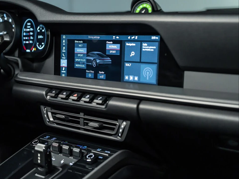 2021 Porsche 992 Carrera 4 - Image 29 of 31