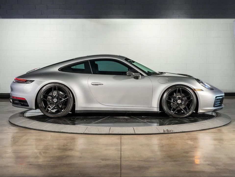 2021 Porsche 992 Carrera 4 - Image 8 of 31