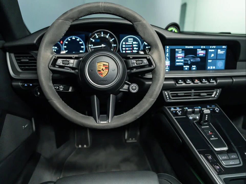 2021 Porsche 992 Carrera 4 - Image 18 of 31