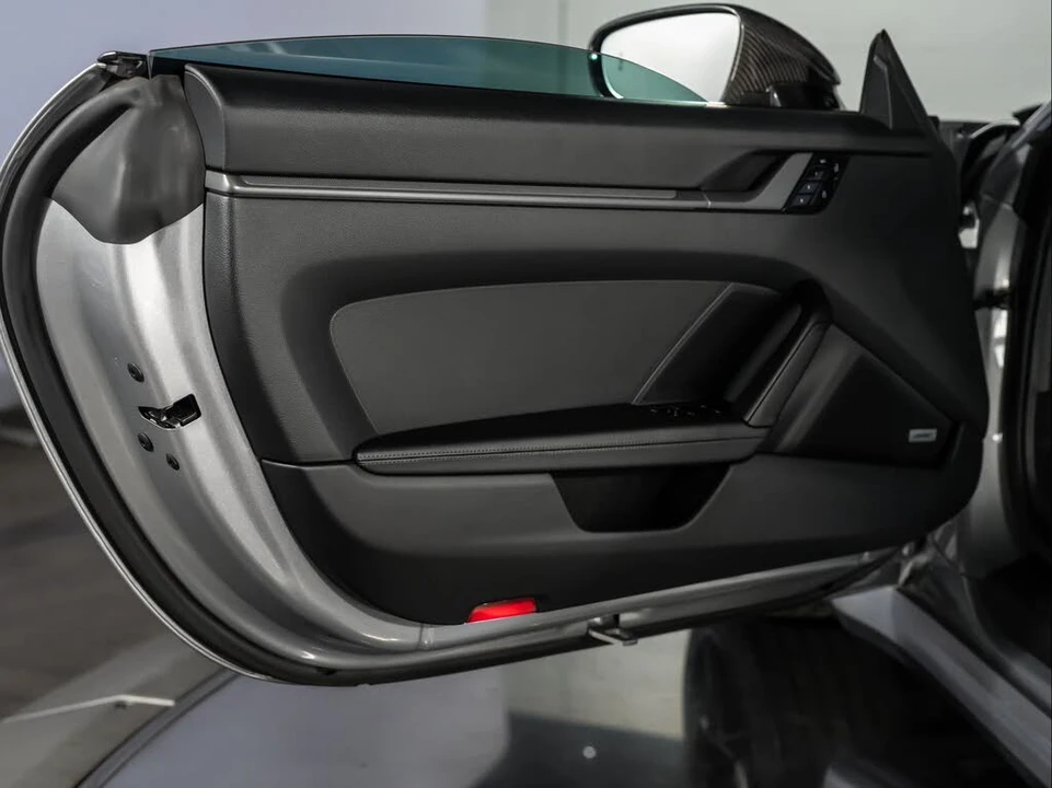 2021 Porsche 992 Carrera 4 - Image 21 of 31