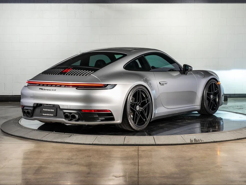 2021 Porsche 992 Carrera 4 - Image 9 of 31
