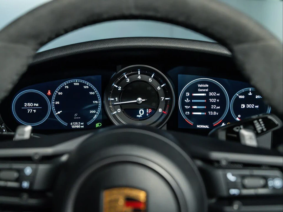 2021 Porsche 992 Carrera 4 - Image 19 of 31