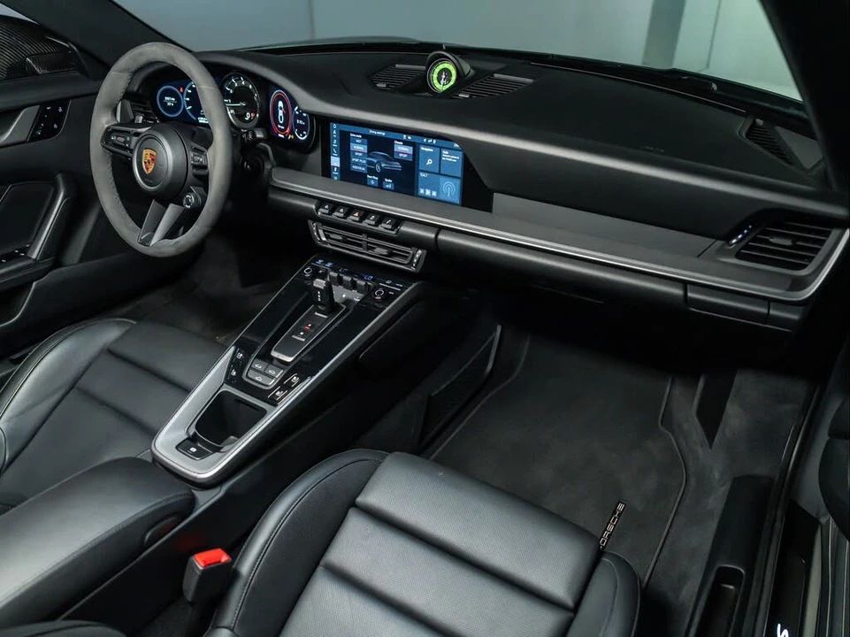 2021 Porsche 992 Carrera 4 - Image 28 of 31