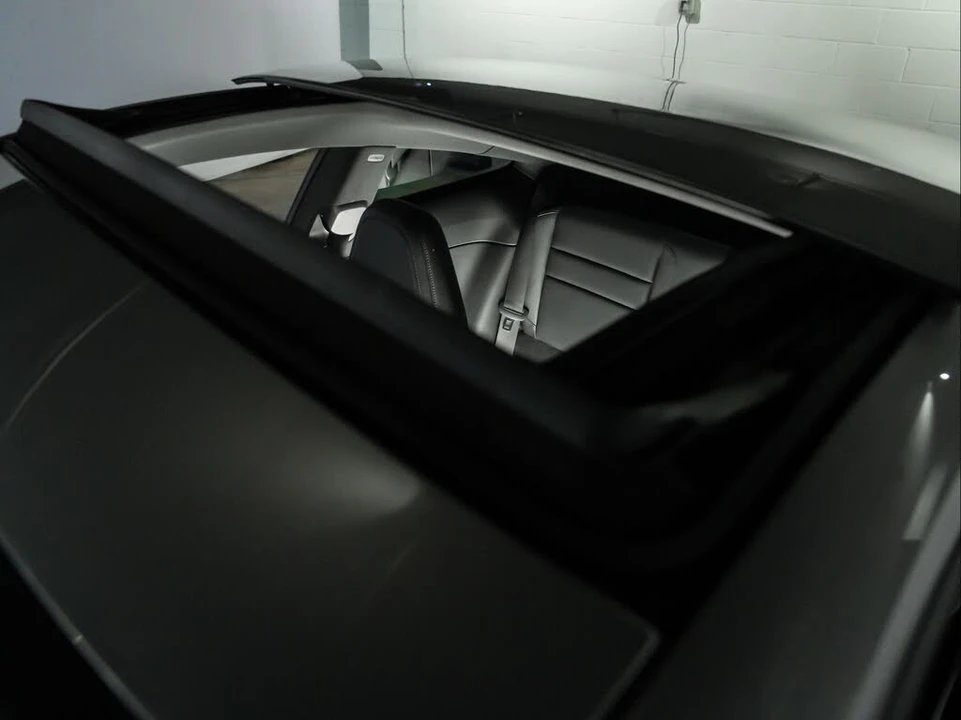 2021 Porsche 992 Carrera 4 - Image 17 of 31