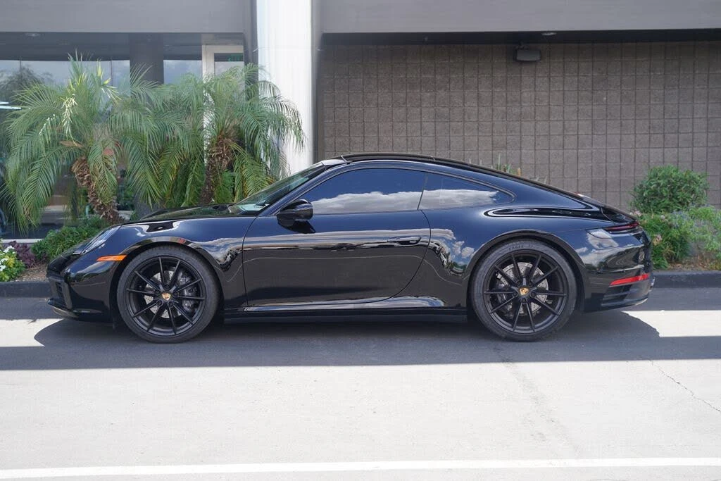 2021 Porsche 992 Carrera 4 - Image 2 of 31