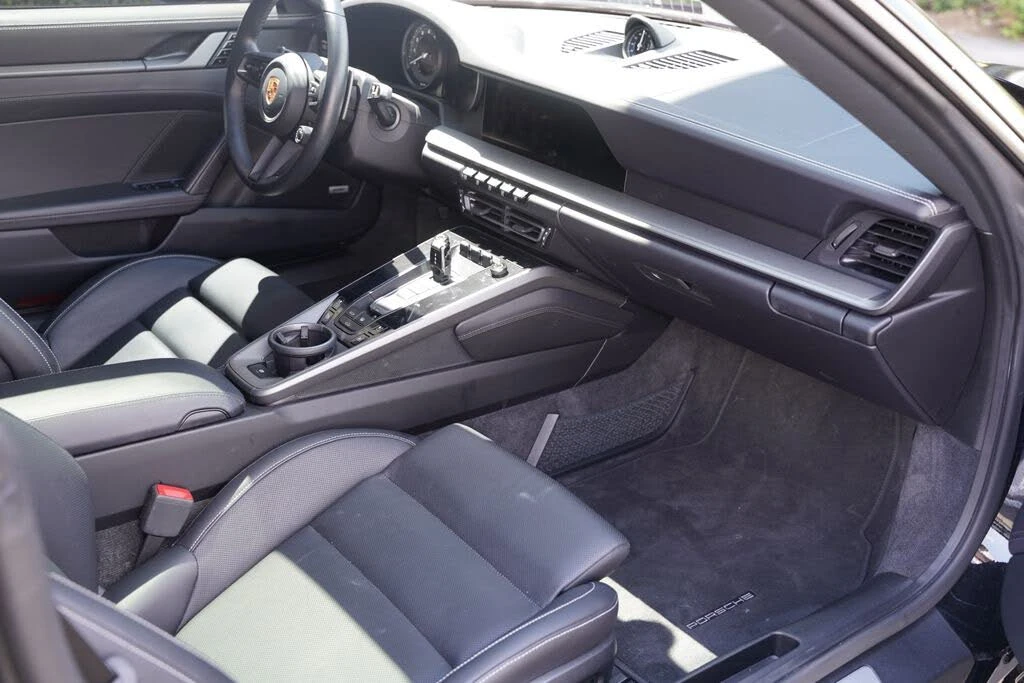 2021 Porsche 992 Carrera 4 - Image 17 of 31