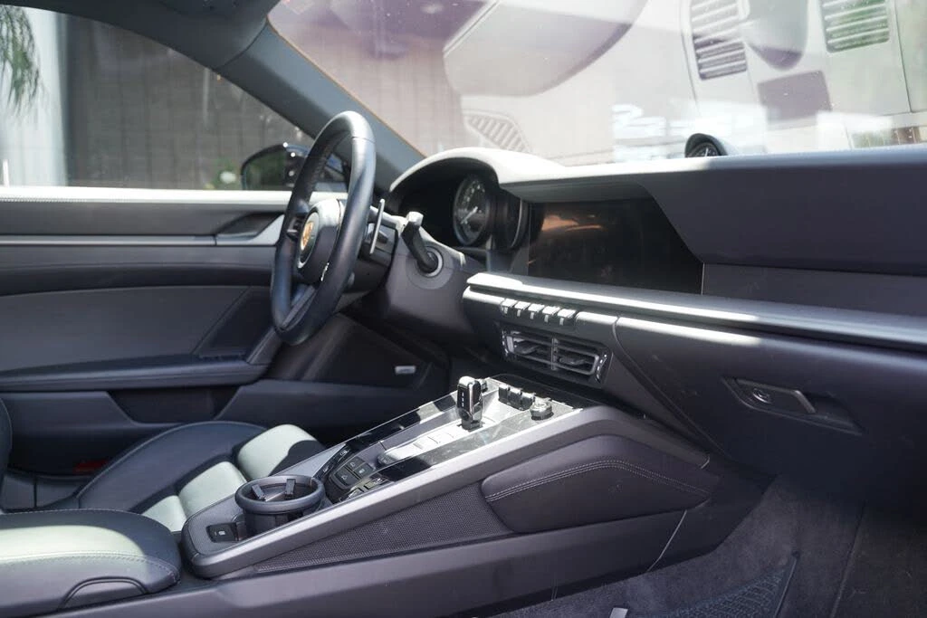 2021 Porsche 992 Carrera 4 - Image 21 of 31