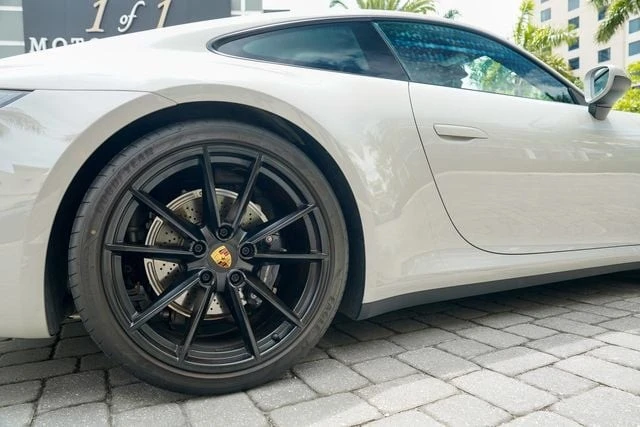 2021 Porsche 992 Carrera 4 - Image 29 of 31